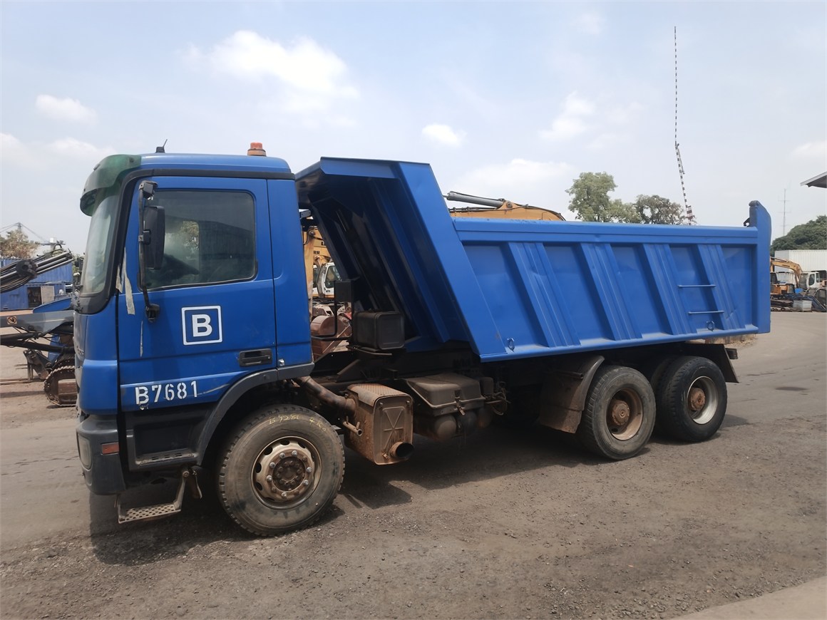 B-7681 Truck Rear Tipper 14m³ 3331 6x4