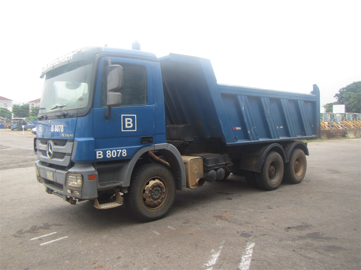 B-8078 Truck Rear Tipper 14m³ 3331 6x4