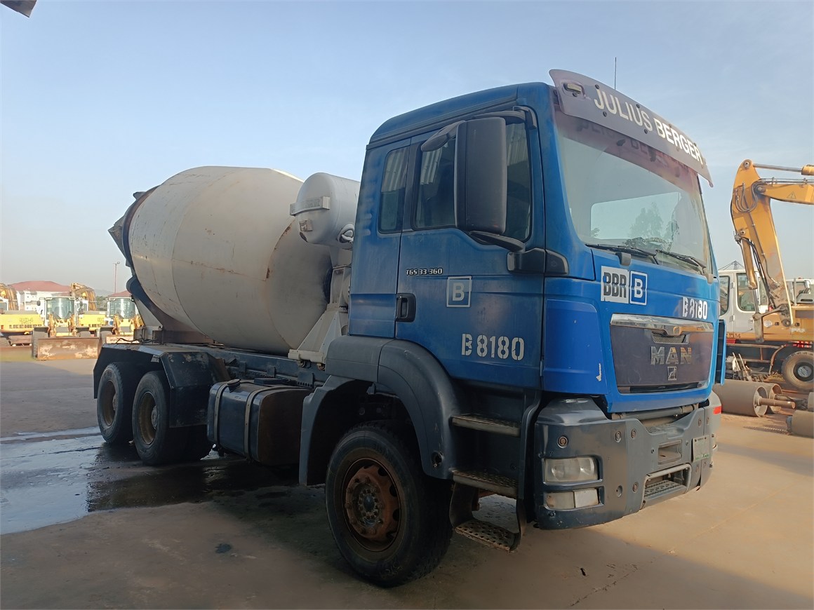 B-8180 Truck Concrete Transport Drum Mixer 9m³ 33.360 6x4
