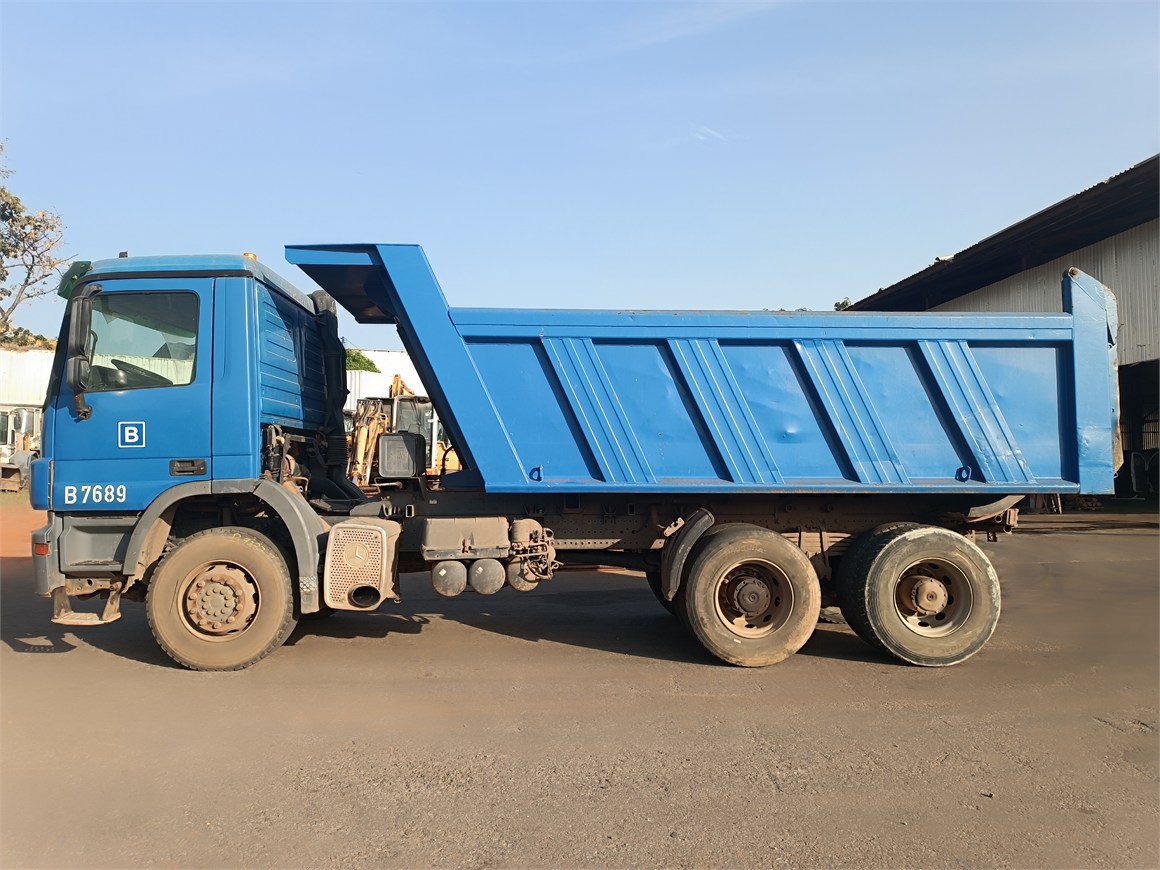 B-7689 Truck Rear Tipper 14m³ 3331 6x4
