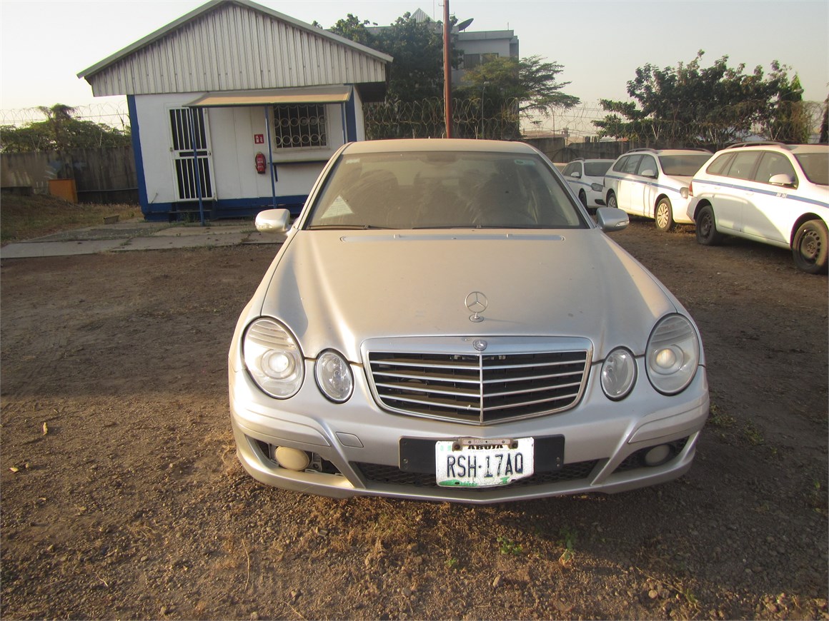 P-2316 Saloon Car E200 CDI