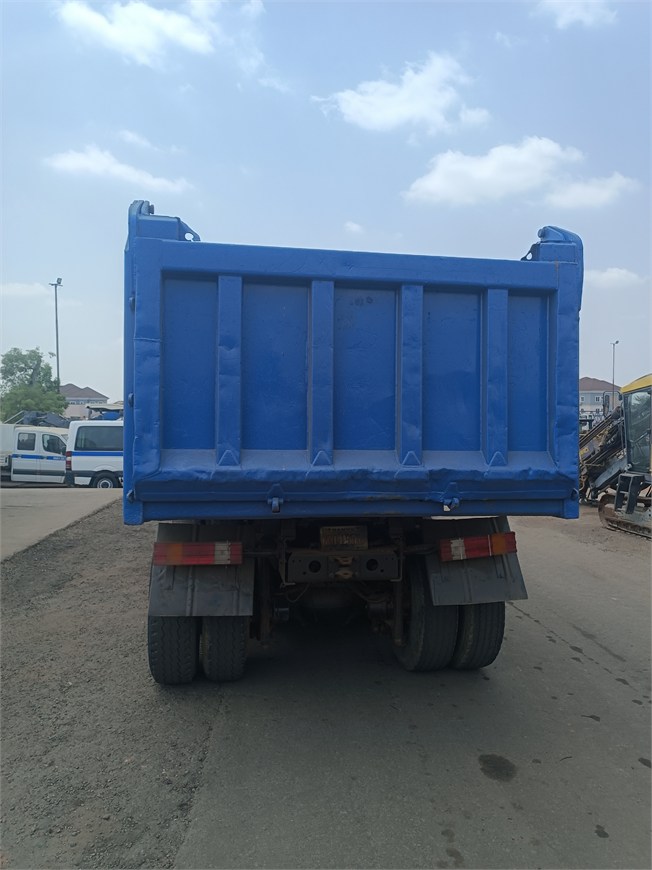 B-7681 Truck Rear Tipper 14m³ 3331 6x4