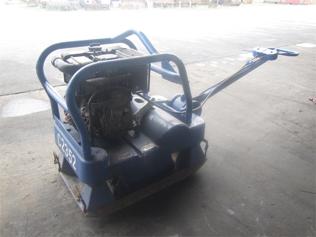 C-2352 Vibrating Plate 620 kg ATS6002 C-2352 Vibrating Plate 620 kg ATS6002
